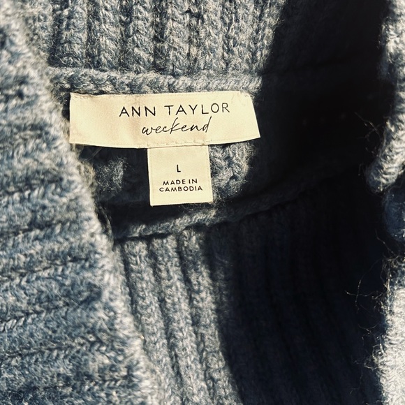 Ann Taylor Weekend Dusty Blue Mock Neck Button-Shoulder Sweater size L - Picture 8 of 11